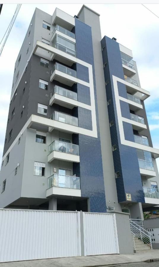 Agradavel Apartamento Em Bairro Silencioso... Camboriu Exterior photo